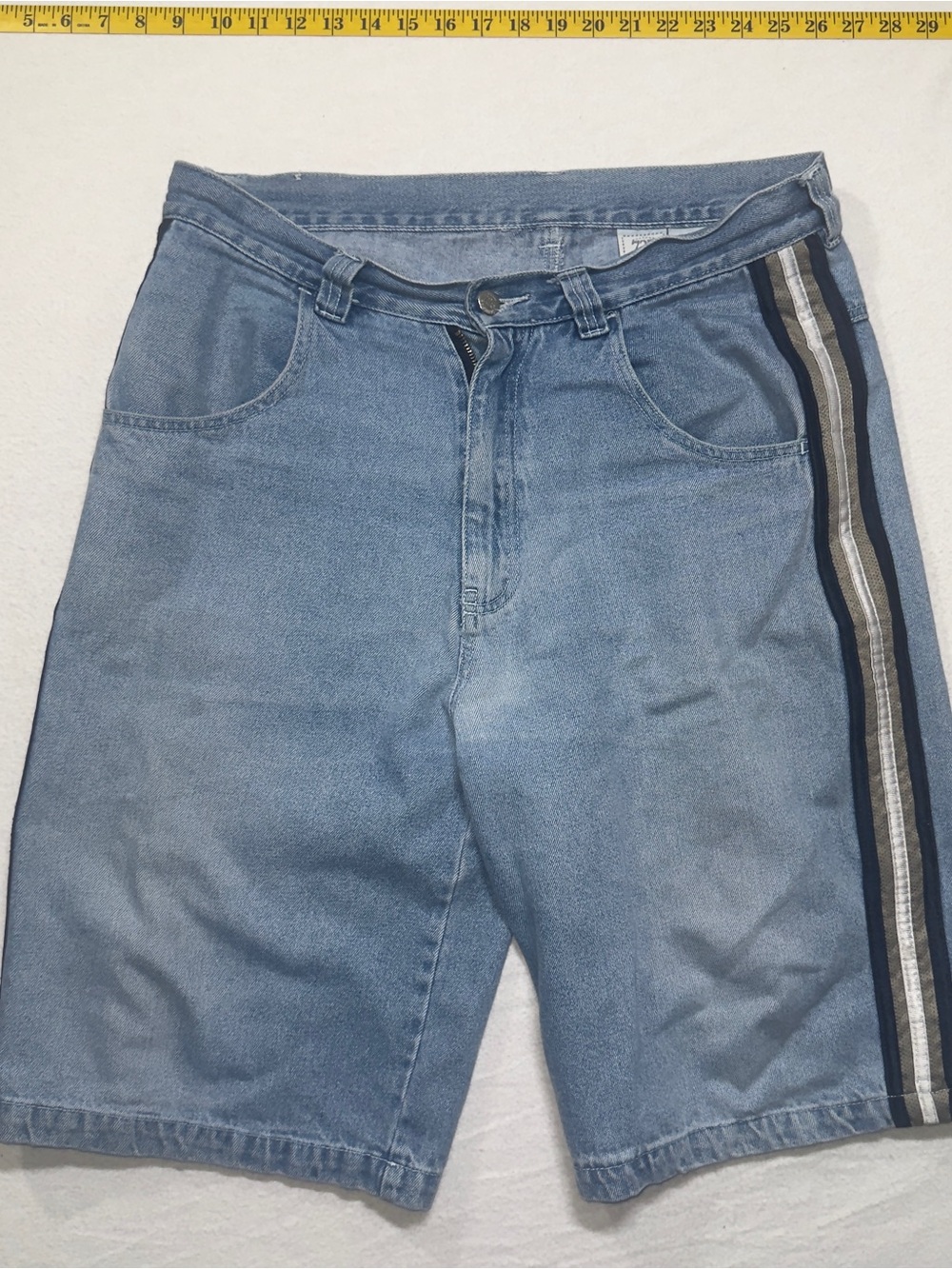 Vintage 2000s 725 jorts Men's Light Blue Denim Shorts with Side Stripe